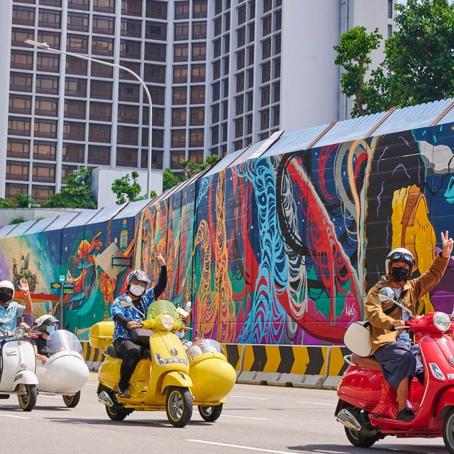 Immersive Tours - Singapore Sidecars Vespa Tour